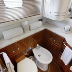 Ferretti 881