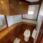 Ferretti 881