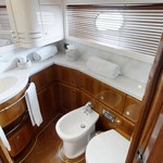 Ferretti 881