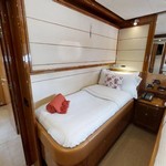Ferretti 881