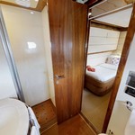 Ferretti 881