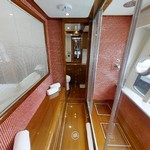 Ferretti 881