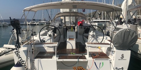 Beneteau Oceanis 38