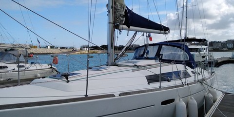 Beneteau Oceanis 37