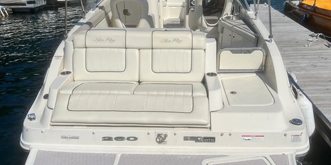 Sea Ray 260 Sundeck