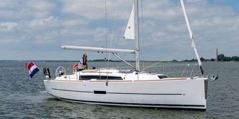 Dufour 360