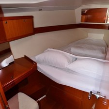 Beneteau Oceanis 37