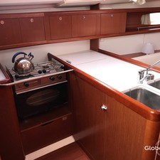 Beneteau Oceanis 37
