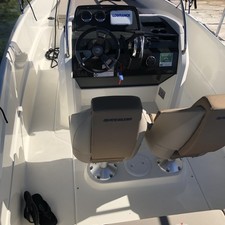 Quicksilver Activ 555 Open