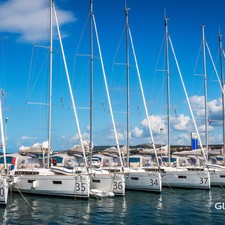 Beneteau Oceanis 38.1