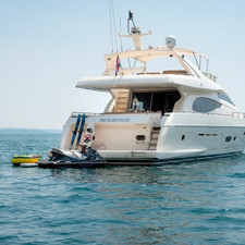 Ferretti Yachts 730