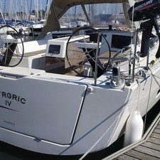 Dufour 390