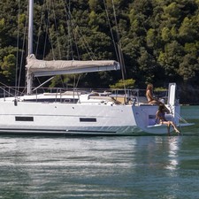Dufour 390