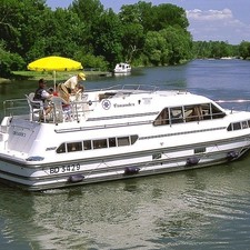 Le Boat Crusader