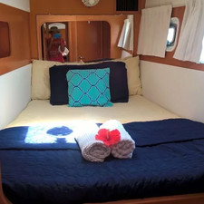 LAGOON 380 (4 CAB+2)