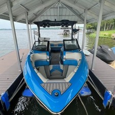 Malibu Wakesetter 25 LSV