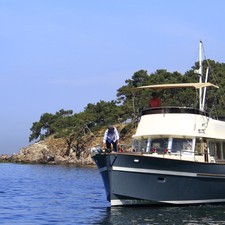 Rhea Marine Trawler 36