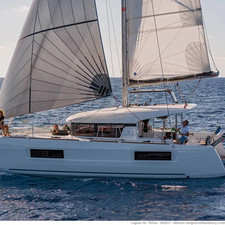 Lagoon 40 - 4 + 2 cab