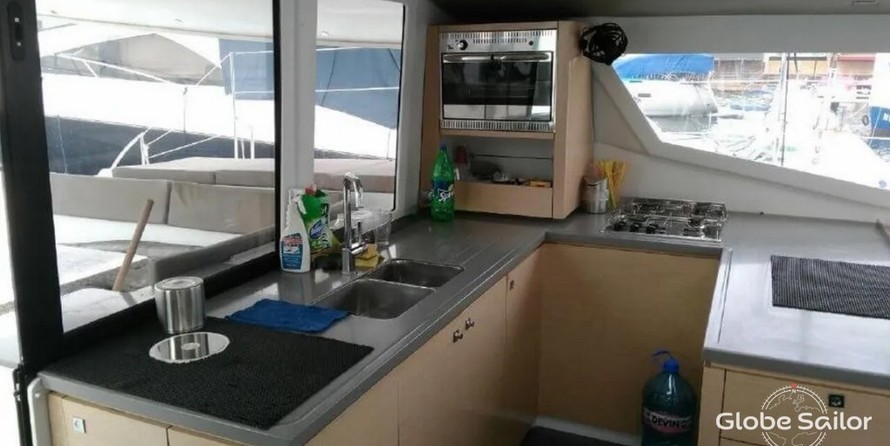 Fountaine Pajot Helia 44
