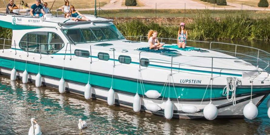 Cantieri estensi goldstar 560 c fly