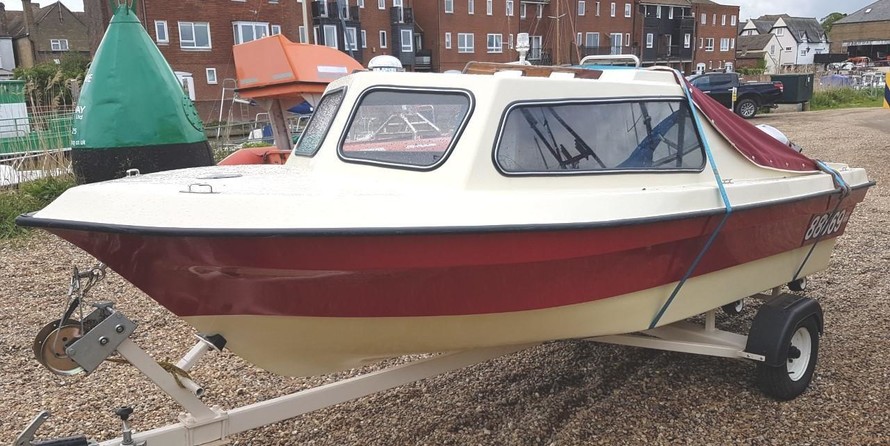 Custom Cabin Cruiser 20 (sold)