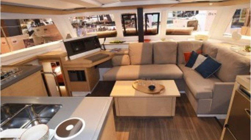 LUCIA 40