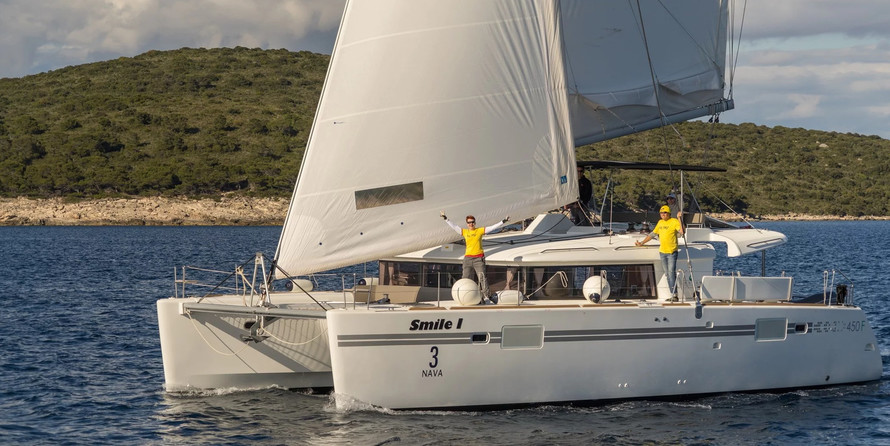 Lagoon 450 (2016) equipped with generator, A/C (sa