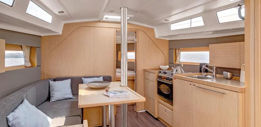 Beneteau Oceanis 38.1