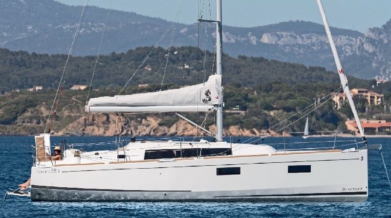 Beneteau Oceanis 38