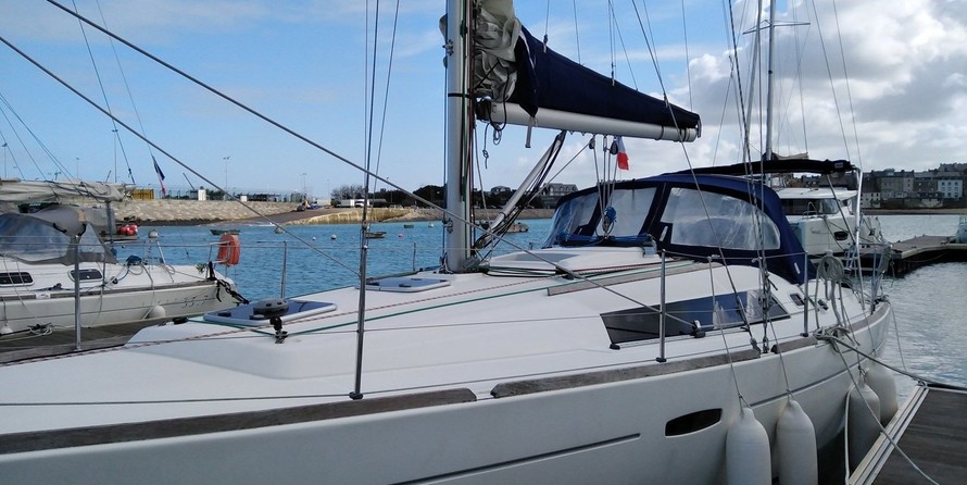 Beneteau Oceanis 37