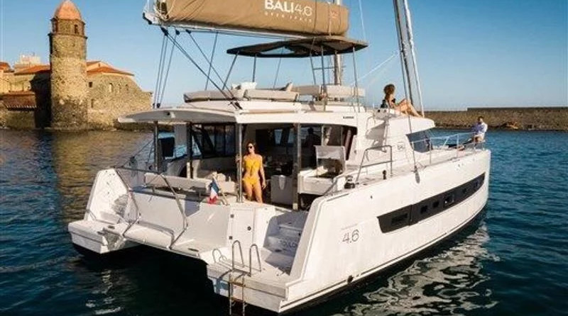 Bali 4.6 - 5 + 1 cab.