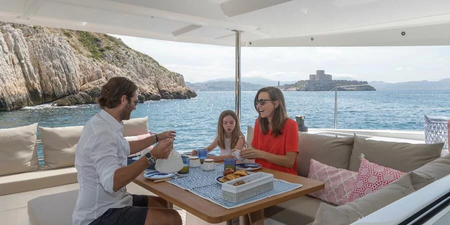 Fountaine Pajot Astréa 42