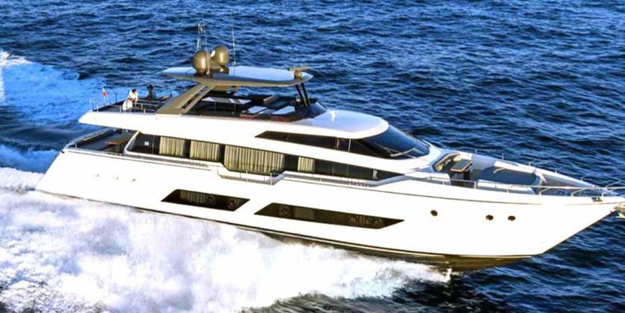 Ferretti 850