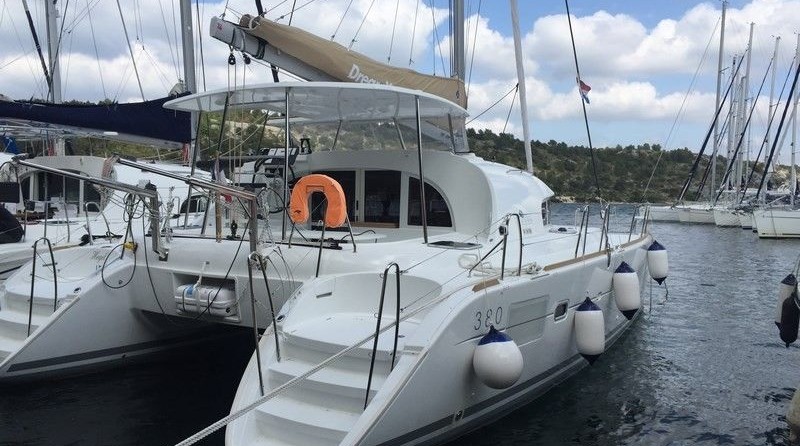 Lagoon 380 S2